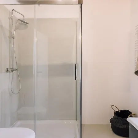 Mezguida - 2 Bedrooms In Bica Apartment *