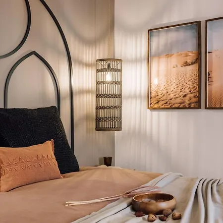 Mezguida - 2 Bedrooms In Bica * Lisboa